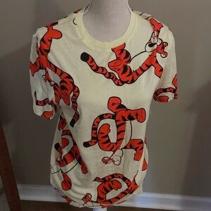 Nwt Disney tigger shirt size small